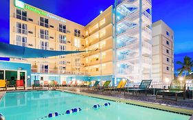 Holiday Inn Express & Suites Nassau
